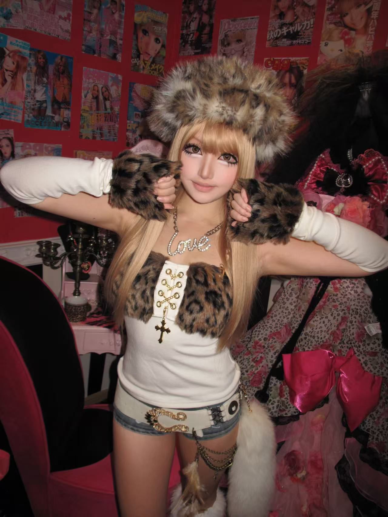 Gyaru Patchwork Leopard Furry Tight Fitted Cropped Top With Sleeve